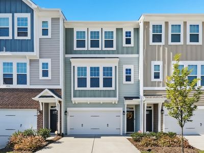 1037 Islip Pl