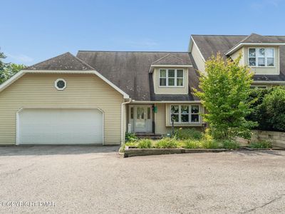 Property at 112 Village View Ct, Tannersville, PA