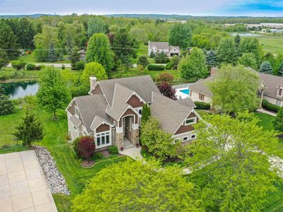 W218N5455 Taylors Woods DRIVE