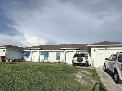 1109/1111 Gilbert Ave S