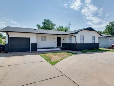 Property at 1305 N 15th St, Enid, OK