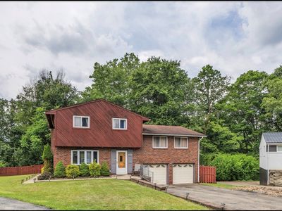 Property at 321 Saint Moritz Dr, Monroeville, PA