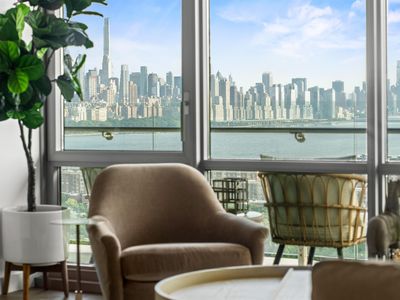 320 Adolphus Ave #803