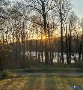 7129 Lakeshore Dr