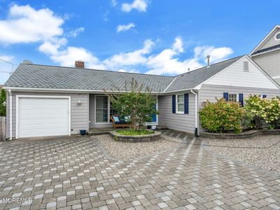 323 Bay Lane