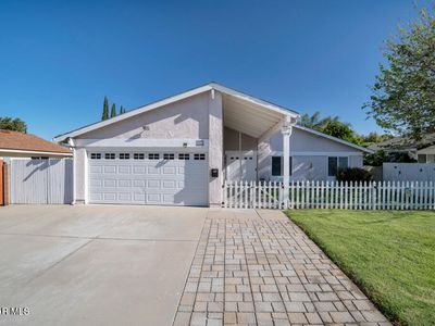 2353 E Bryson Pl