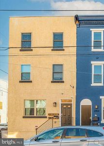 2400 W Thompson St