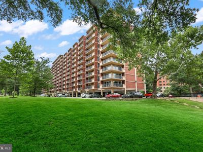 1300 Army Navy Dr APT 320