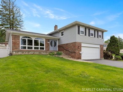 345 Hillcrest Ln