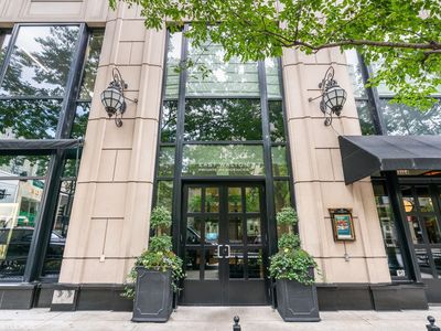 11 E Walton St APT 4902