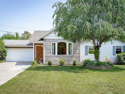 24 Old Feeding Hills Rd
