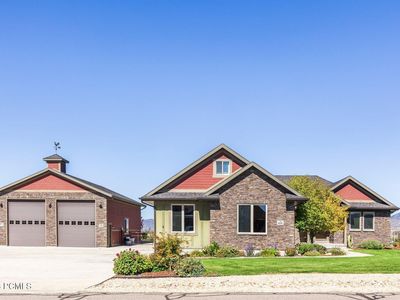 802 Spruce Way