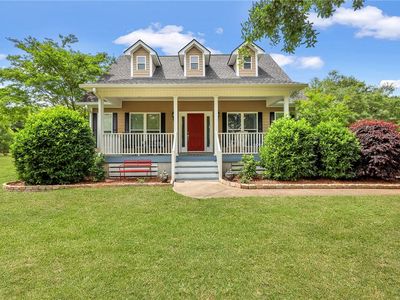 1186 Coopers Point Dr NE