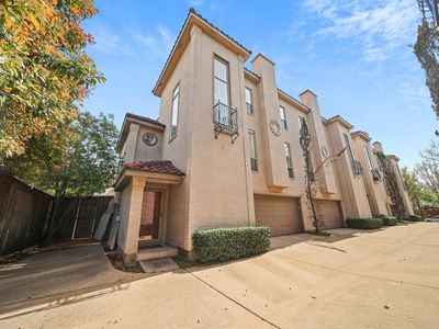 4504 Bowser Ave APT D