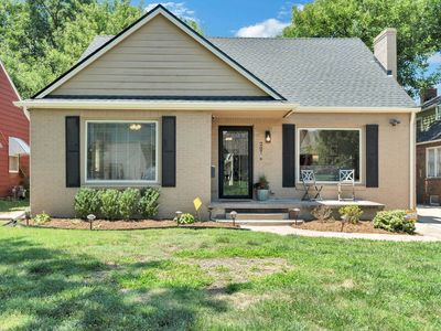 207 S Battin St