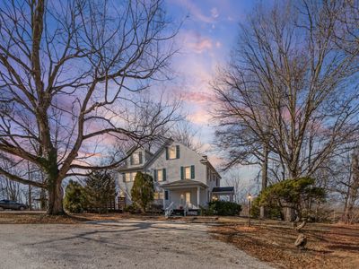 1401 E Washington St