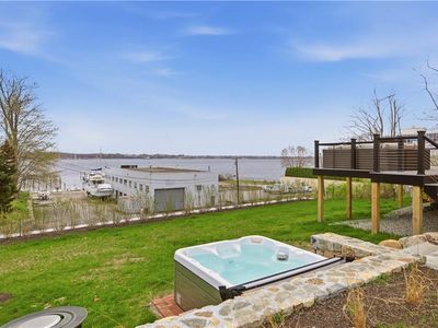 1124 Narragansett Blvd
