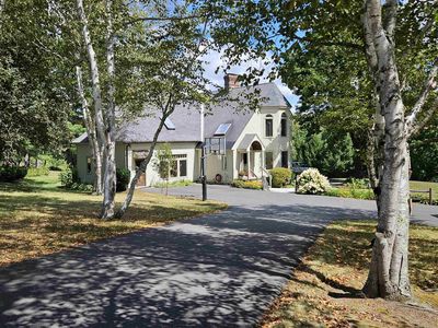 5 Hillwinds North Road