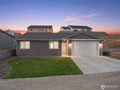 1987 N May Court