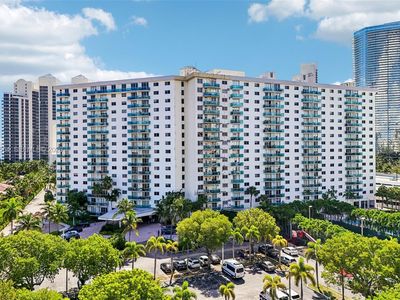 19370 Collins Ave APT 1120