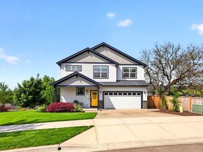 191 SW Mount Saint Helens St