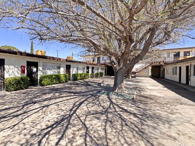 1008 Alvarado Dr SE