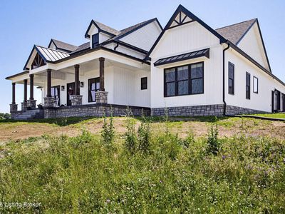154 Farmview Dr
