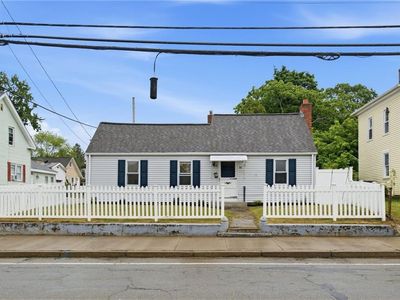 61 W Warwick Ave