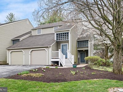 2001 Meadow Gln