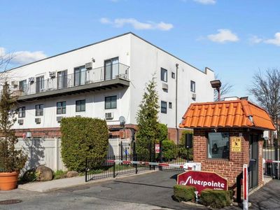 340 Julius Road #9D