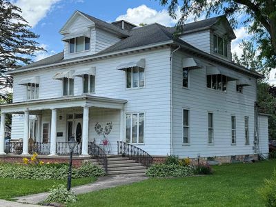 323 N Main St