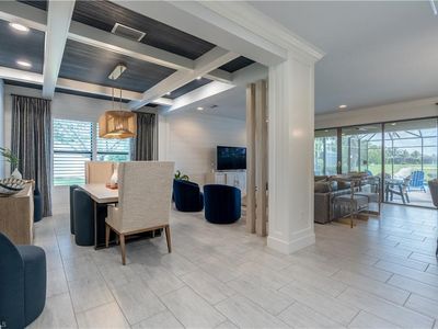 4347 Aurora ST