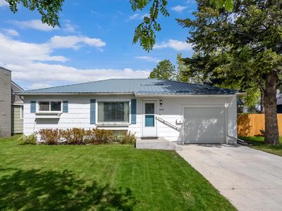 1035 4th St W