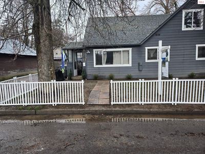 215 Forest Ave