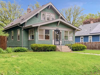1413 Como Ave