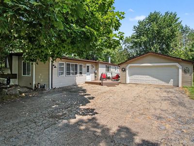 Property at 521 Cherokee Bend Dr, Howell, MI