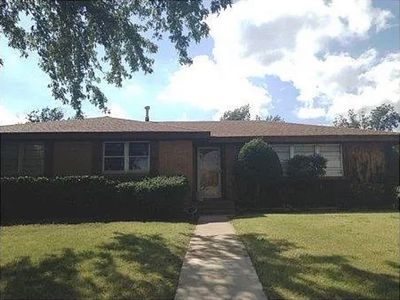 Property at 720 N Oklahoma St, Thomas, OK
