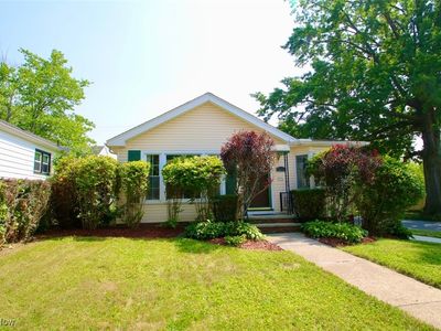 8204 Grand Division Ave