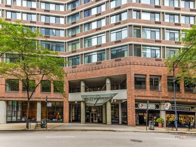 211 E Ohio St APT 2015