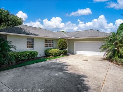 2830 Lakeview Dr