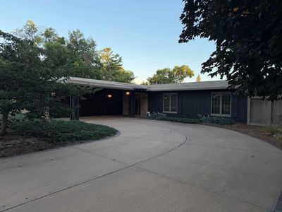 216 2nd St SE