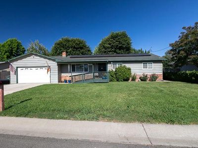 1269 Crest Dr
