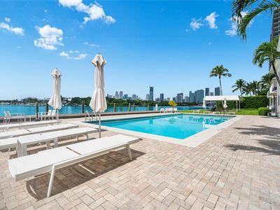 1120 Venetian Way APT 1C