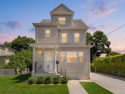 208 Third Avenue