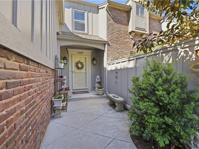 4306 W 111th Ter