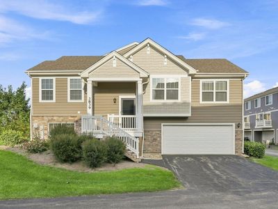 3839 Honeysuckle Ln