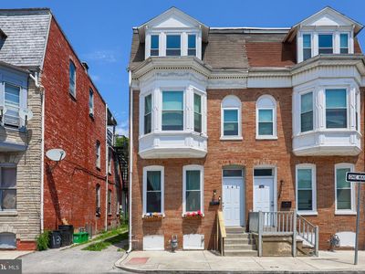 141 S West St