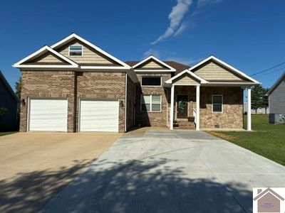 205 Fairview Dr