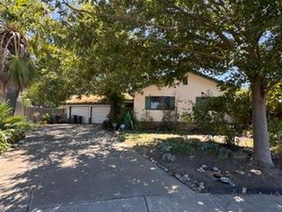 426 W Swain Rd