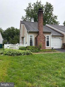 285 Woods Edge Pl
